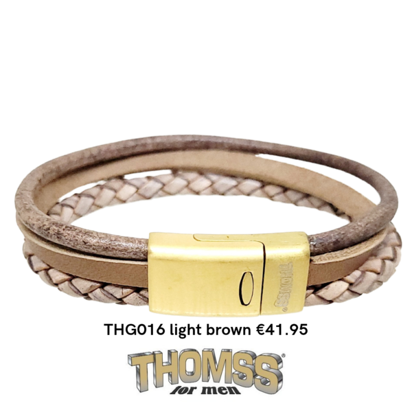 Thomss armband met matte gouden sluiting en meerdere bandjes leer