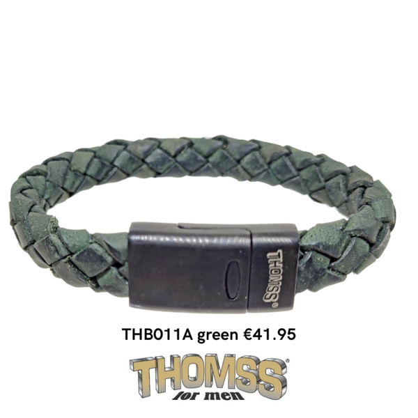 Thomss armband met zwarte edelstalen sluiting en groen leren vlecht.